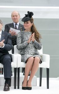 how to look elegant while sitting down