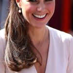 kate wearing pearls