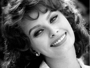 sophia loren black pearl earrings