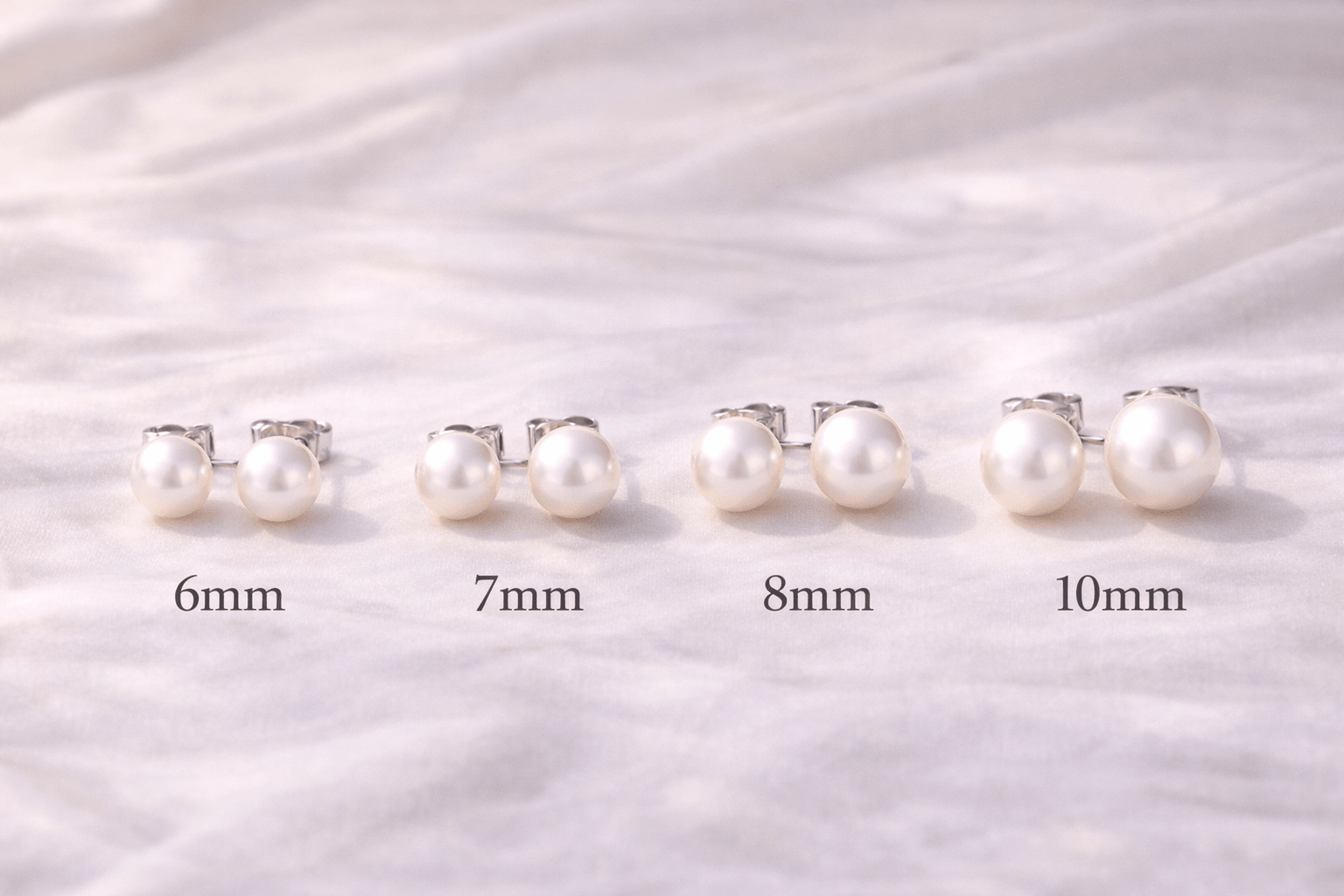 pearlsonly-blog-102-image-3-pearl - تحديد مقاس أقراط اللؤلؤ الدبوسية بشكل صحيح - مجوهرات اللؤلؤ - pearlsonly