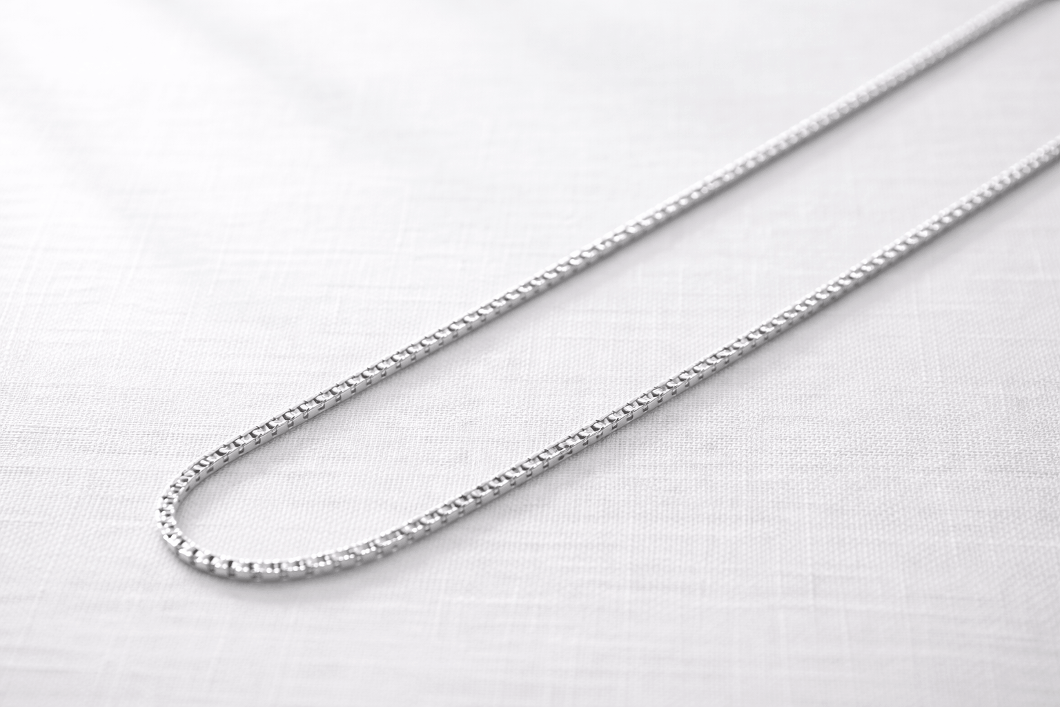 الذهب الأبيض يخلق جاذبية عصرية